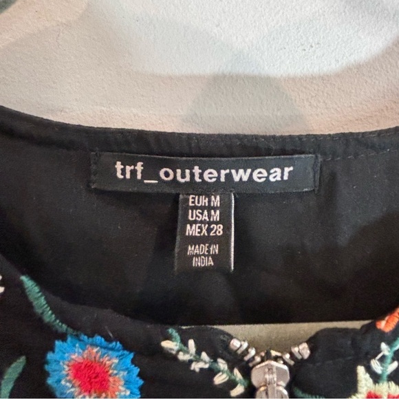 ZARA TRAFALUC OUTERWEAR Sz M Floral Embroidered Ruffles on Sleeves Bomber Jacket - Picture 3 of 13